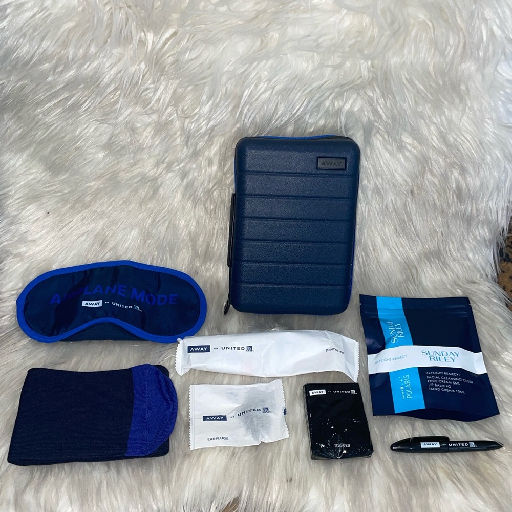 United Polaris Away Travel Toiletry Amenity kit